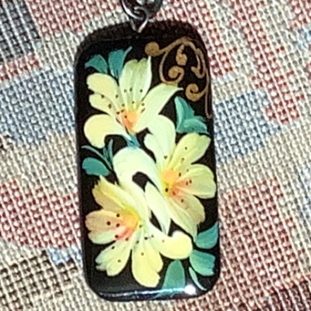 Floral Pendant Necklace
